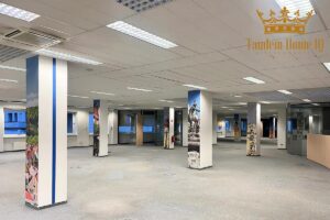 Do wynajęcia pow. 1200m2 na ostatnim piętrze w galerii – Dolny Mokotów