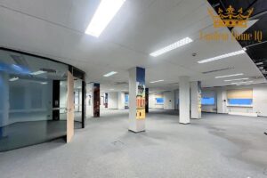 Do wynajęcia pow. 1200m2 na ostatnim piętrze w galerii – Dolny Mokotów