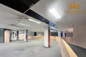 Do wynajęcia pow. 1200m2 na ostatnim piętrze w galerii – Dolny Mokotów