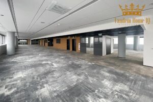 Do wynajęcia biuro na ostatnim piętrze z częścią eventową – Mokotów