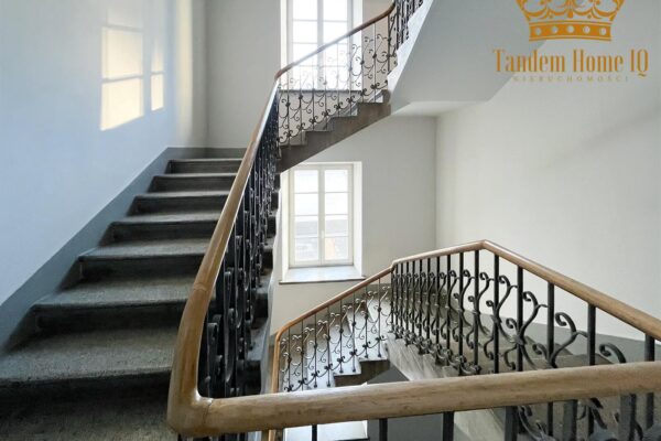 Do wynajęcia biuro 227,34 m2 w kamienicy, Nowy Świat, bez opłat wspólnych