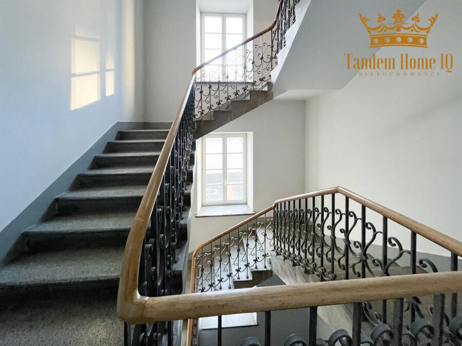 Do wynajęcia biuro 227,34 m2 w kamienicy, Nowy Świat, bez opłat wspólnych