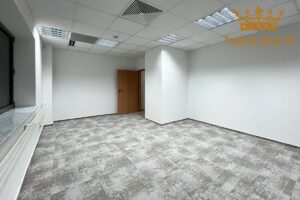 Na wynajem 150m2 biura na Mokotowie przy Galerii Mokotów z podziałem.