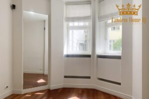 Do wynajęcia lokal parterowy 110m2 kamienica niedaleko Marszałkowskiej