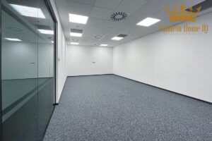 Na wynajem 630m2 z podziałem gabinetowym na Włochach