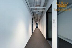 Na wynajem 630m2 z podziałem gabinetowym na Włochach