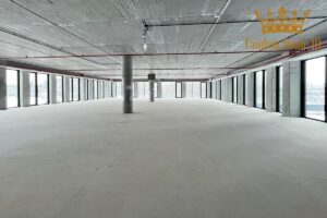 Na wynajem biuro o pow 800m2 w stanie deweloperskim na Włochach