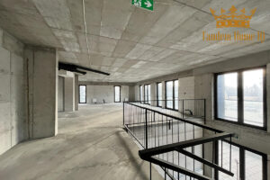 Do wynajęcia lokal usługowy 331m2 piętro budynku w Ursus-Niedzwiadek