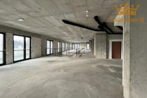 Do wynajęcia lokal usługowy 331m2 piętro budynku w Ursus-Niedzwiadek