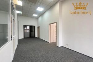 Do wynajęcia duże loftowe biuro w kamienicy – Muranów Powązki.