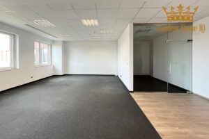 Na wynajem biuro ok 80 m2 na Mokotowie Cybernetyki na ostatnim piętrze