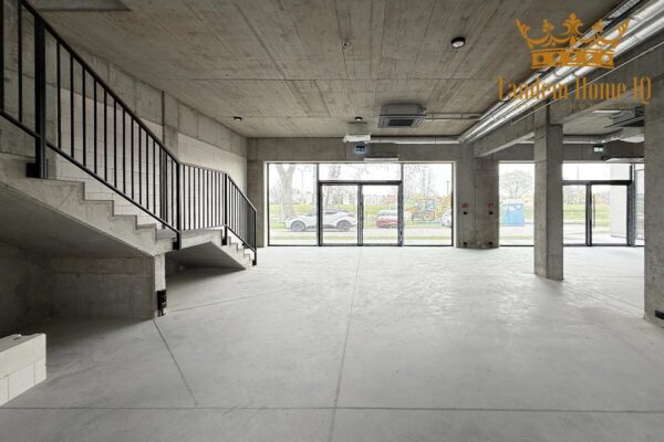 Na wynajem lokal 140m2, trasa Wilanów, pod dom, ogród i garaż