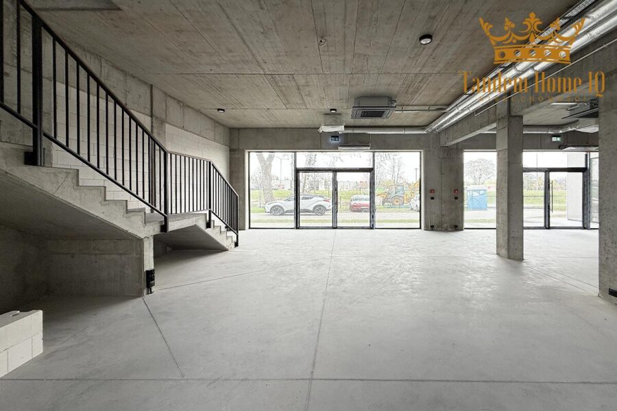 Na wynajem lokal 140m2, trasa Wilanów, pod dom, ogród i garaż