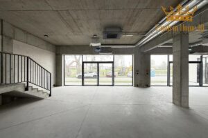 Na wynajem lokal 280m2, trasa Wilanów, pod dom, ogród i garaż