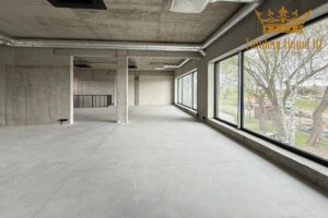 Na wynajem lokal 280m2, trasa Wilanów, pod dom, ogród i garaż
