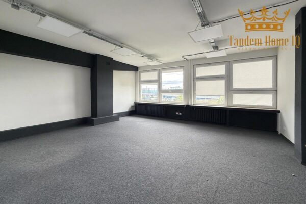 Na wynajem biuro 160,6 m2 z częściami wspólnymi, Włochy, Jerozolimskie