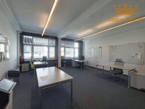 Do wynajmu biuro 40m2 w ścisłym centrum, metro, jedno pomieszczenie