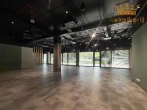 Do wynajęcia lokal usługowy 222m2 na bliskiej Woli na parterze biurowca
