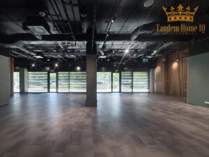 Do wynajęcia lokal usługowy 222m2 na bliskiej Woli na parterze biurowca