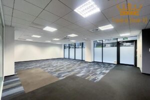 Do wynajęcia lokal handlowo-usługowy 220m2 brutto, parter, wola centrum