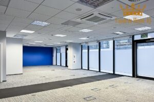 Do wynajęcia lokal handlowo-usługowy 220m2 brutto, parter, wola centrum