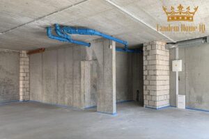 Do wynajmu lokal 83 m2 na parterze, stan surowy, Praga Północ, metro