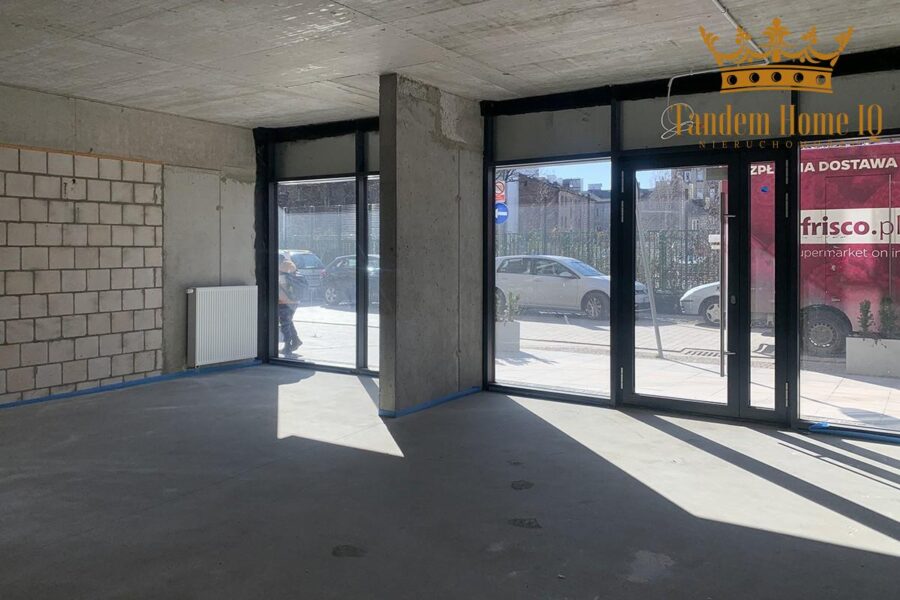 Do wynajęcia lokal handlowo-usługowy 51,44 m2 parter, witryna, Stalowa