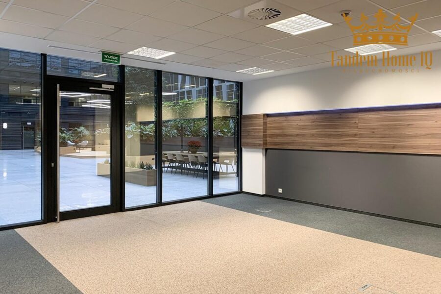 Do wynajęcia lokal handlowo usługowy lub biuro 150m2, witryna od patio
