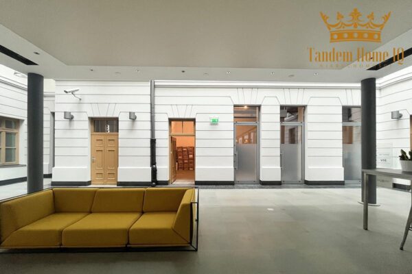 Do wynajęcia lokal 55,28m2 Warszawa śródmieście, kamienica, patio