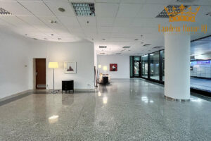 Lokal do wynajęcia 99m2, zaplecze 35m2 w pasażu, Śródmieście