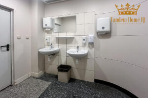 Lokal do wynajęcia 99m2, zaplecze 35m2 w pasażu, Śródmieście