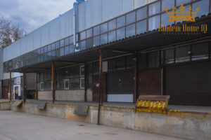 Na wynajem magazyn 638,54m, dwie bramy, budynek ogrzewany, Bielany, S7