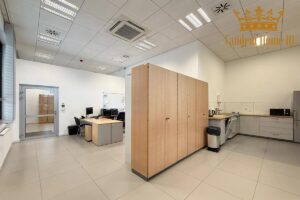 Na wynajem magazyn 430m2, biuro 180m2 w kompleksie biznesowym Włochy