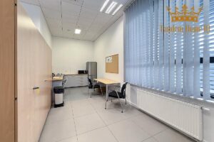 Na wynajem magazyn 430m2, biuro 180m2 w kompleksie biznesowym Włochy