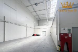 Na wynajem magazyn 430m2, biuro 180m2 w kompleksie biznesowym Włochy