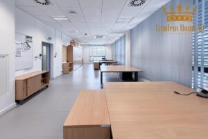 Na wynajem magazyn 430m2, biuro 180m2 w kompleksie biznesowym Włochy