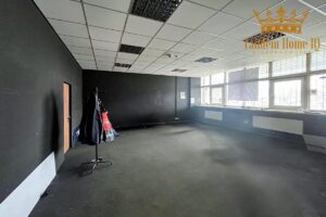Magazyn z biurem 399m2 z własną rampą – Bielany – na wynajem